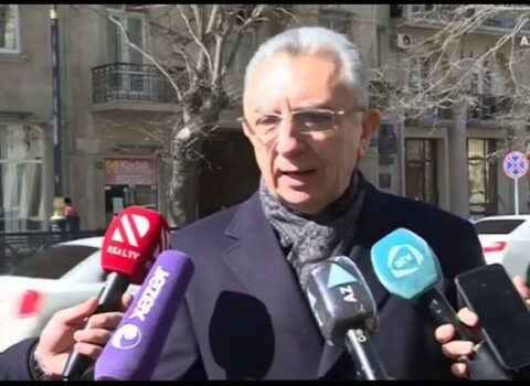 Eldar Əzizov: “Bu qədər küçəni eyni anda qardan təmizləmək mümkün deyil” — VİDEO