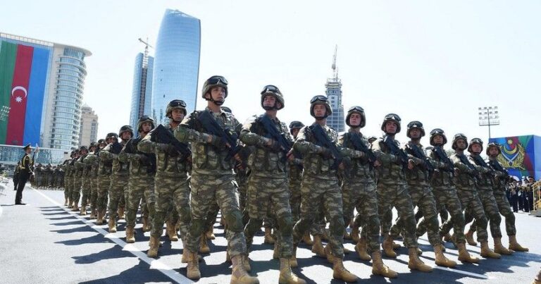Silahlı Qüvvələr Günü ilə bağlı 114 hərbçi təltif olundu Silahlı Qüvvələr Günü ilə bağlı 114 hərbçi təltif olundu
