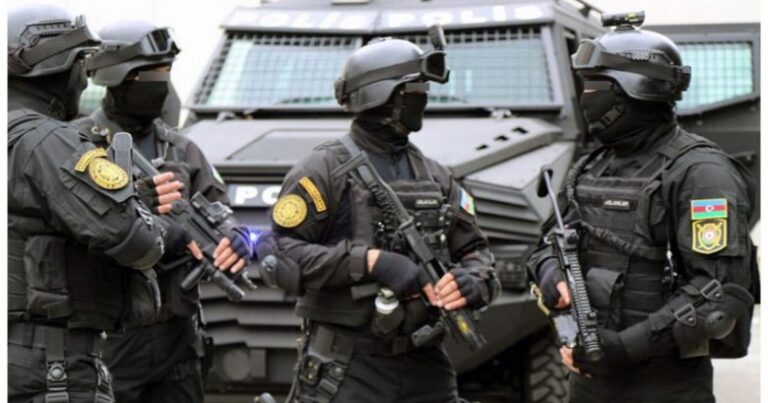 Bakıda polis əmrə tabe olmayan şəxslərə atəş açdı, yaralanan var Bakıda polis əmrə tabe olmayan şəxslərə atəş açdı, yaralanan var