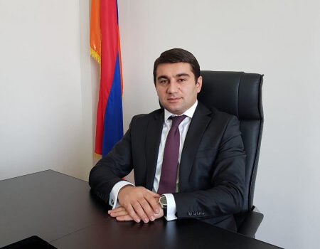 “İlham Əliyev düşmən olsa da, savadlıdır, konstruktivdir. Erməniləri isə çox təhqir edir”