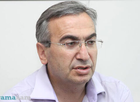 Qaqik Qinosyan: “Ermənistan lal və kardır”