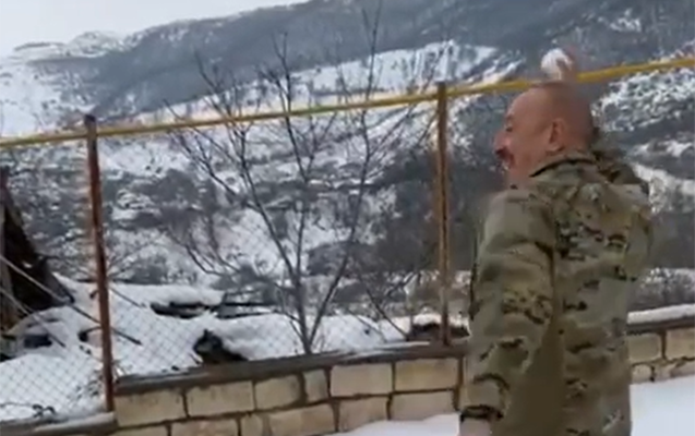 Prezident Hadrutda qartopu oynadı – VİDEO Prezident Hadrutda qartopu oynadı – VİDEO