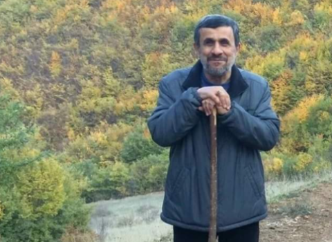 Həyat yoldaşı xadimə, özü qoyun otaran Prezident – “İran xalqının nökəri” Əhmedinejat