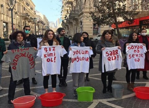 “Döyər də, sevər də” – Bakının mərkəzində aksiya – FOTOLAR