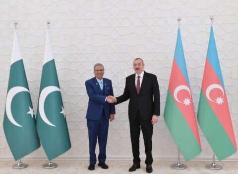 İlham Əliyev Pakistan Prezidentini TƏBRİK ETDİ