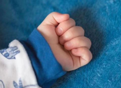 Yeni doğulmuş uşaqlar da koronavirusa yoluxa bilər? – RƏSMİ AÇIQLAMA