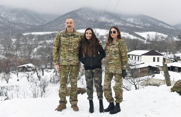 İlham Əliyev Düdükçü kəndində: Necə gözəl mənzərədir – Video İlham Əliyev Düdükçü kəndində: Necə gözəl mənzərədir – Video