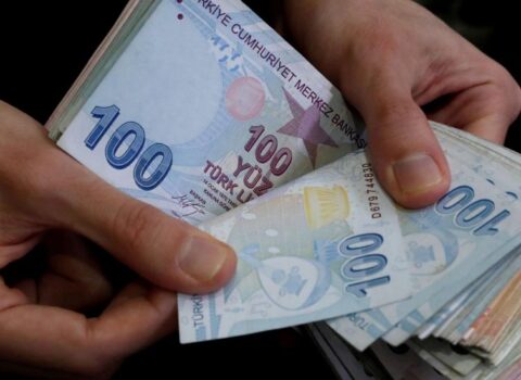 Türkiyədə işləyənlər Azərbaycana pul göndərə bilmir – SƏBƏB + VİDEO