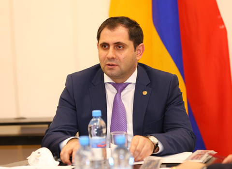 Ermənistanın müdafiə naziri: MÜHARİBƏ TƏHLÜKƏSİ hər zaman var