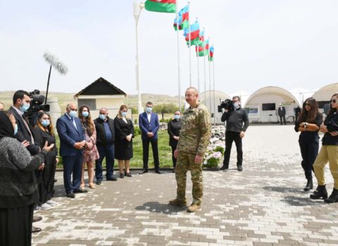 Zəngilan sakini çay içməyə dəvət etdi, Prezident söz verdi – MARAQLI DİALOQ