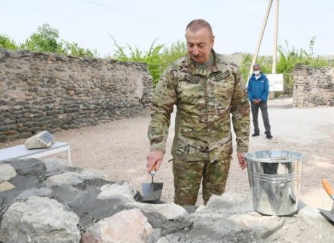 Prezident ermənilərin Qarabağda dağıtdığı məscidlərdən DANIŞDI