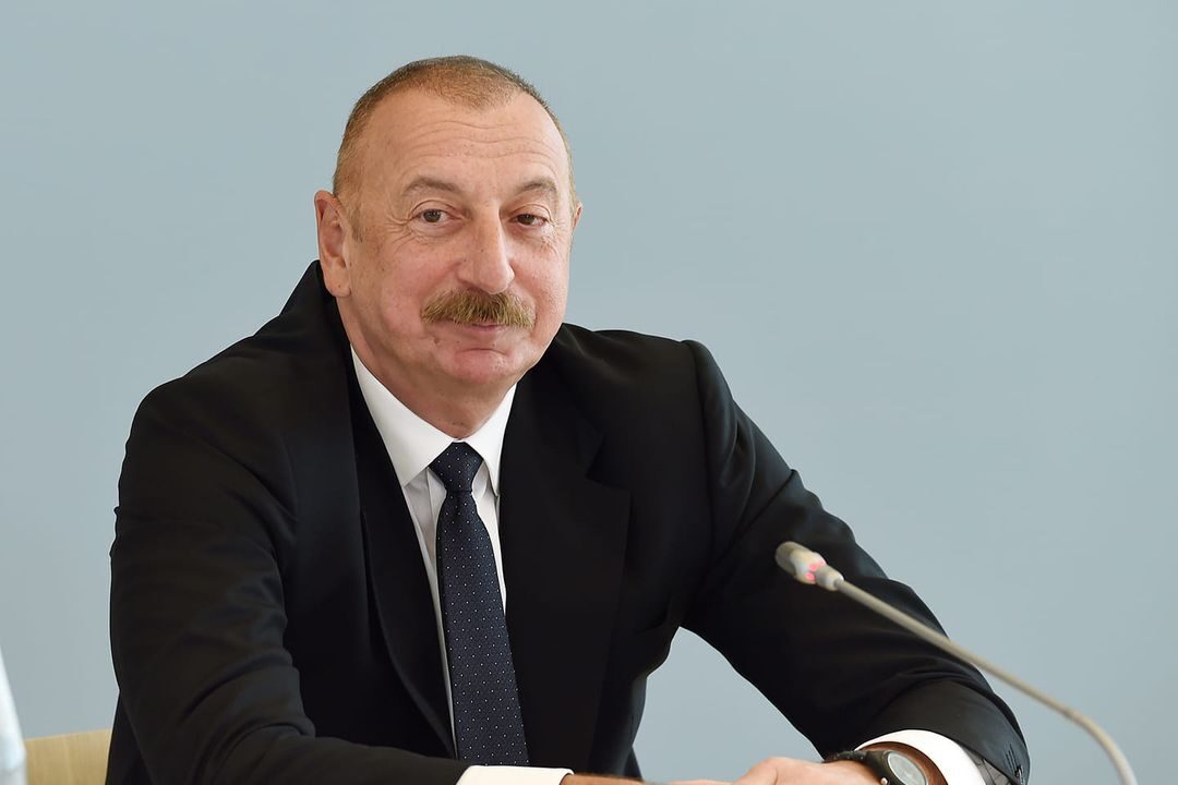 Prezidentdən Müstəqillik Günü ilə bağlı PAYLAŞIM - FOTO