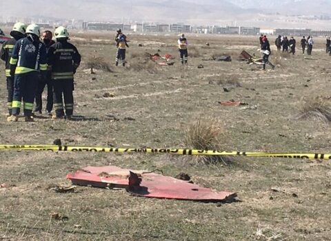 “Türk yıldızları”na aid təyyarə qəzaya düşdü – Pilot şəhid oldu