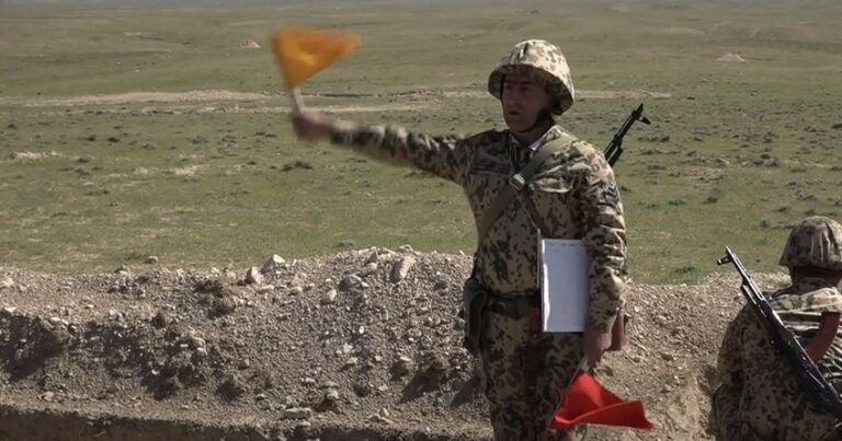 Naxçıvanda Daxili Qoşunların taktiki-xüsusi təlimi keçirildi – VİDEO Naxçıvanda Daxili Qoşunların taktiki-xüsusi təlimi keçirildi – VİDEO