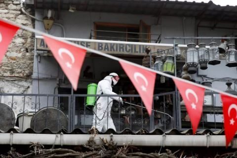 Türkiyədə son sutkada 237 nəfər koronavirus səbəbindən vəfat etdi