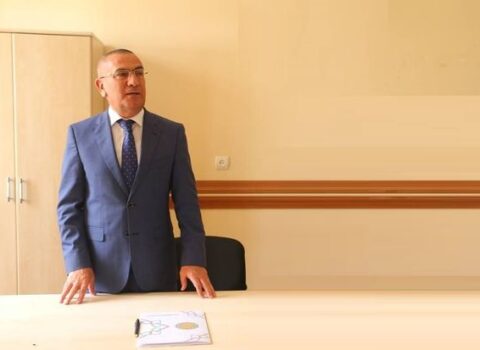 Sabiq icra başçısı 4 milyonluq dövlət əmlakını oğluna 220 manata satıb