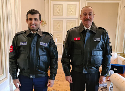 Səlcuq Bayraqdar Prezidentə hədiyyə verdi – FOTO