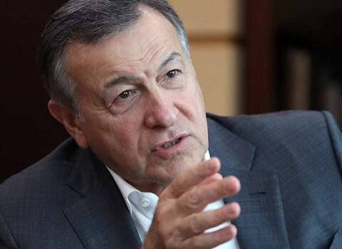 Azərbaycanlı milyarder bir ildə 220 milyon dollar İTİRDİ