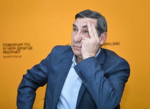 Arif Quliyevin məzar daşı hələ də hazırlanmayıb: Ailəsinin maddi imkanı yoxdur
