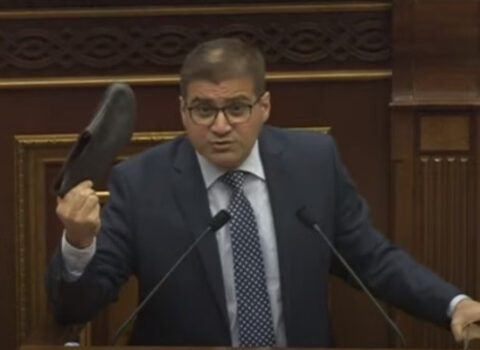 Erməni deputat Rusiya ordusunu qaloşla eyniləşdirib TƏHQİR ETDİ – VİDEO