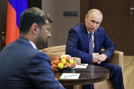 “Minlərlə rus əsgərinin cəsədləri burada çürüyəcək”- Zelenski Moskva görüşündən imtina etdi