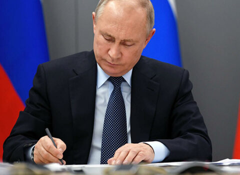 Putin azərbaycanlı direktoru mükafatlandırdı – FOTO