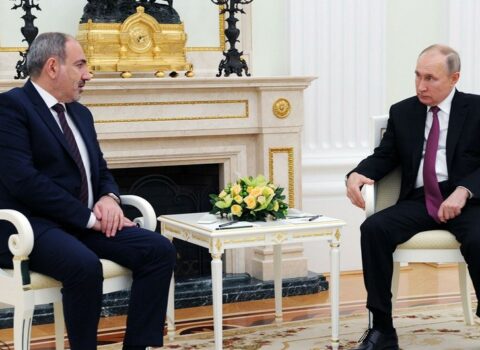 Putindən Paşinyana tələb: “Status” məsələsini qaldırma”