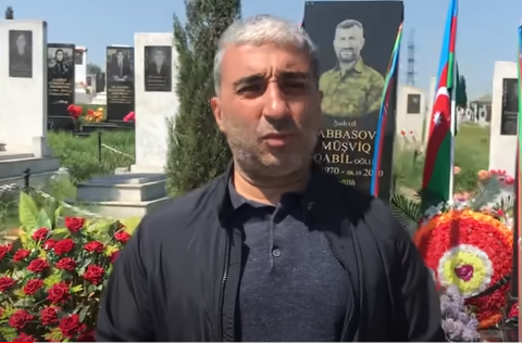 Rafael İsgəndərov Müşviq Abbasovun qəbrini ziyarət etdi – VİDEO