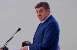 Rusiyalı milyarder Ara Abramyan Paşinyanı yıxmaq üçün hərəkətə keçdi