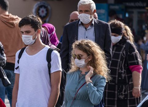 Türkiyədə qoruyucu maska tələbi aradan qaldırıldı