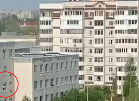 Məktəbdəki atışma zamanı şagirdlər pəncərələrdən belə tullanıb – ANBAAN VİDEO