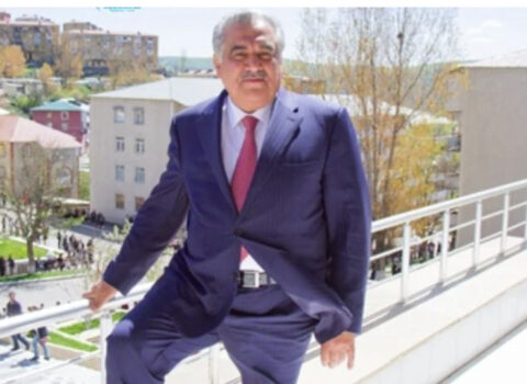 Daşkəsənin icra başçısı Bakının mərkəzindəki binanın damında özünə “bağ saldı” — FOTO