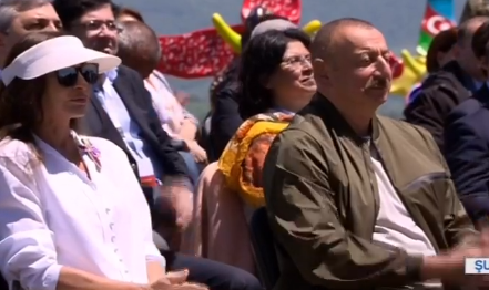 Şuşada “Xarıbülbül” festivalı BAŞLADI: Prezident də iştirak edir – CANLI YAYIM
