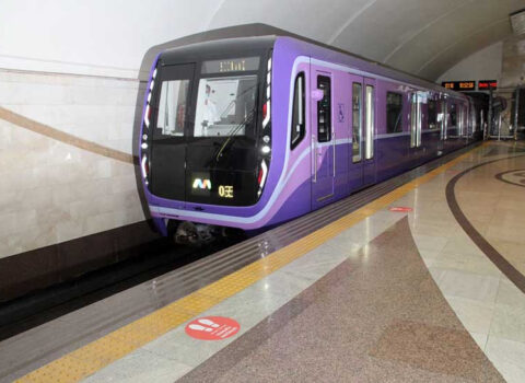 Bakı metrosunun Yeni il qatarı bu gündən xəttə çıxır