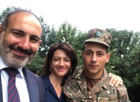 Annanın bu paylaşımı Paşinyanı RÜSVAY ETDİ – FOTO