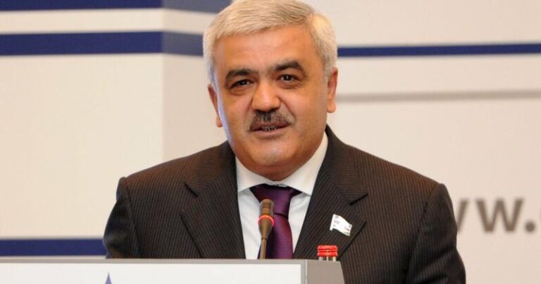 Rövnəq Abdullayevin səhhətində problem yarandı Rövnəq Abdullayevin səhhətində problem yarandı