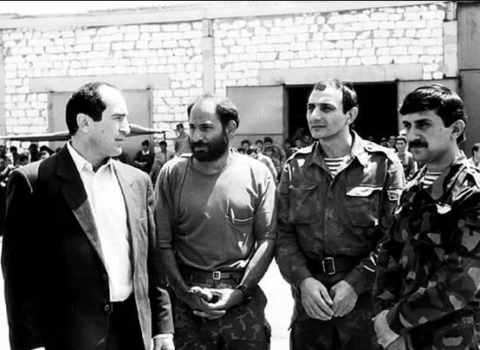 Qondarma “general” Samvel Babayan “xilaskar” kimi siyasətə atıldı – YENİ ORDU QURACAQ