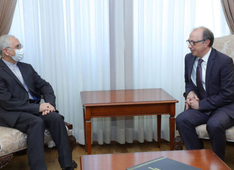 Erməni nazir İran səfiri ilə Zəngəzuru MÜZAKİRƏ ETDİ