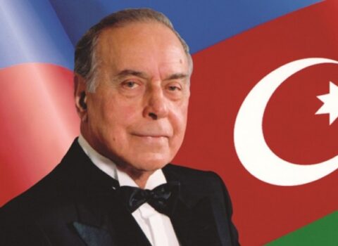 Azərbaycanda Milli Qurtuluş Günüdür