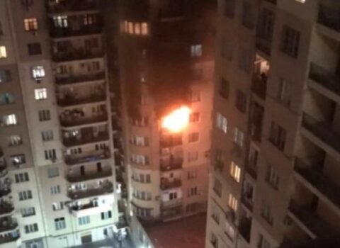 Bakıda çoxmərtəbəli yaşayış binasındakı yanğın söndürüldü – VİDEO/YENİLƏNİB