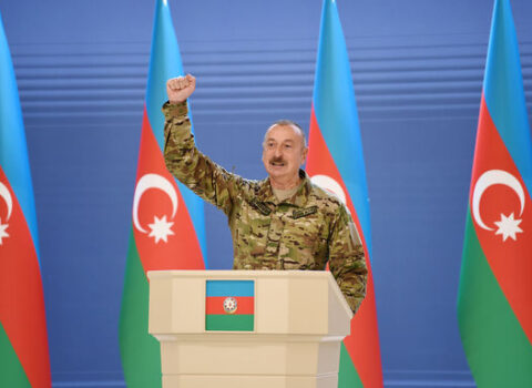 “Onlar bilməlidirlər ki, dəmir yumruq yerindədir”