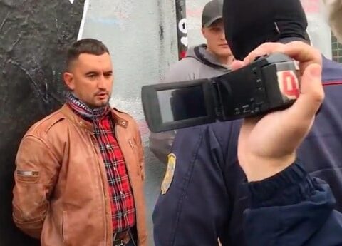 Belorusiyalı müxalifətçi Stepan Lapıtov məhkəmə zalında boğazını kəsdi – ANBAAN VİDEO