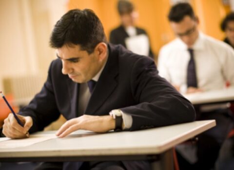 DİM təxirə salınan dövlət qulluğu üzrə test imtahanını keçirdi