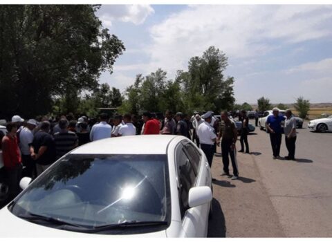 Ermənistanda etiraz aksiyası – İrəvan-Gümrü yolu bağlandı