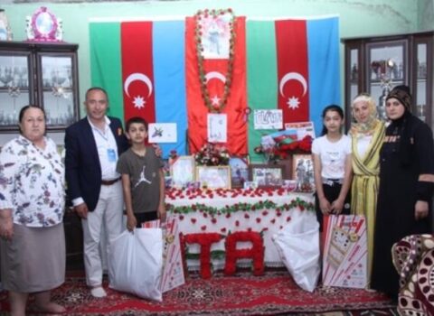 Şəhid qızı hər kəsi ağlatdı – VİDEO