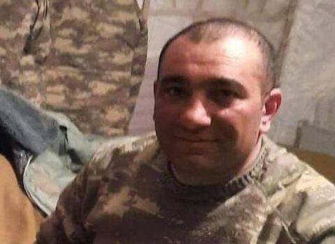 Göldə boğulan zabitlə vida mərasimi keçirilir