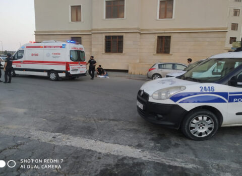 Jurnalistlər binasında bədbəxt hadisə – 3 yaşlı uşaq 16-cı mərtəbədən yıxıldı