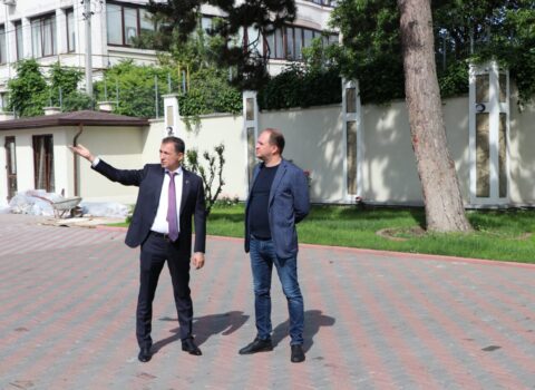 Moldovada Nizami Gəncəvinin barelyefi qoyulacaq