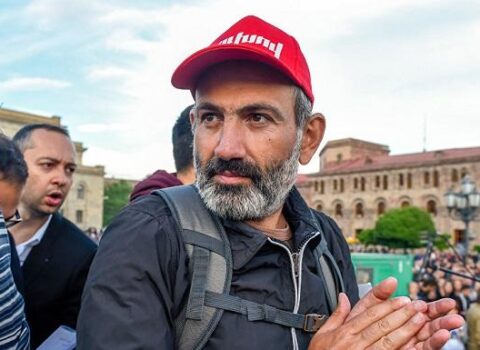 Paşinyan yürüşdə – Rəqiblərini təhdid etdi