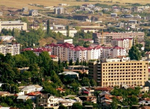 “Yaxında tərk edəcəyimiz evləri indidən sata bilmək uduşdur” – Ermənilər Xankəndidən çıxır…